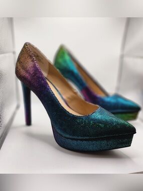 Thalia Sodi Joey Iridescent Rainbow Platform Pumps Holographic Heels Size 6